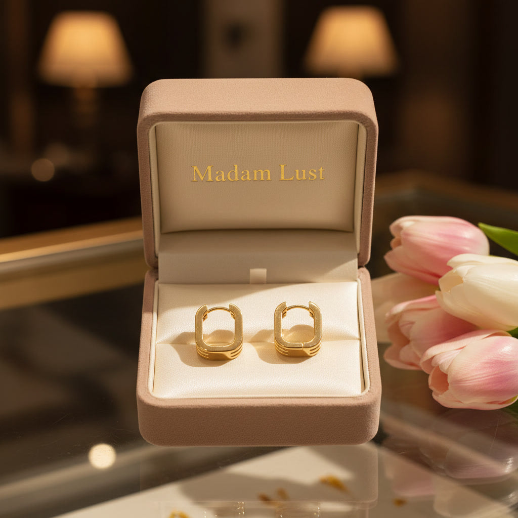 The Modern Muse | 18K Gold Bellissima Huggies