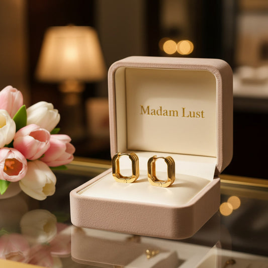 The Modern Muse | 18K Gold Bellissima Huggies