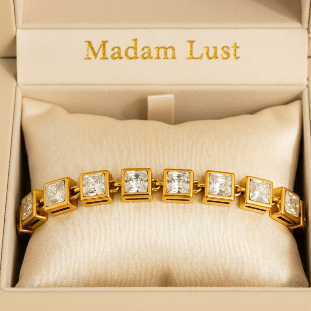 The Aura Chain | 18K Gold Luxe Square Bracelet