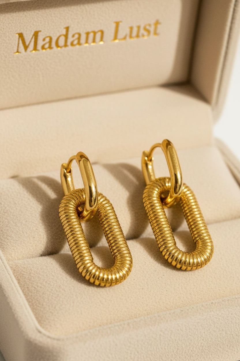 The Modern Muse | The Golden Bond Textured Link Drop