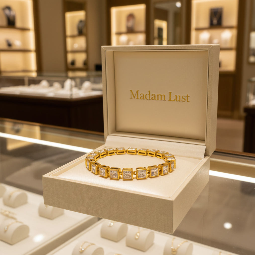 The Aura Chain | 18K Gold Luxe Square Bracelet